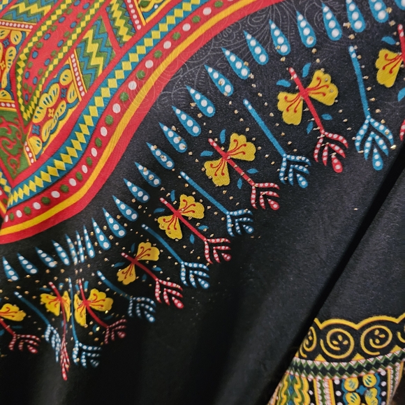 Black and Yellow Asymmetrical Dress - Picture 4 of 4